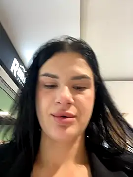 Snapshot of MiraReach chatting on 09.09.25 MiraReach online show from 09.09.25