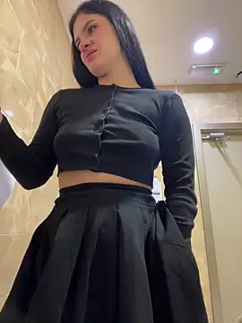 Snapshot of MiraReach chatting on 10.03.25 MiraReach online show from 10.03.25