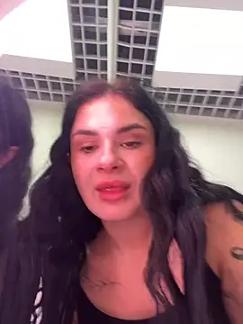 Snapshot of MiraReach chatting on 10.12.25 MiraReach online show from 10.12.25