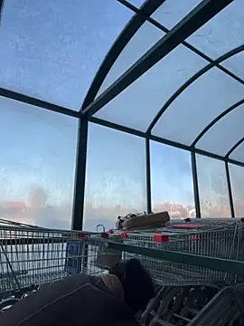 Snapshot of MiraReach chatting on 10.15.25 MiraReach online show from 10.15.25