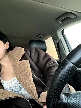 Snapshot of MiraReach chatting on 10.25.25 MiraReach online show from 10.25.25