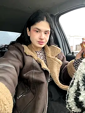 Snapshot of MiraReach chatting on 11.03.25 MiraReach online show from 11.03.25