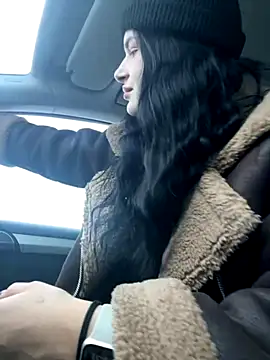 Snapshot of MiraReach chatting on 11.09.25 MiraReach online show from 11.09.25