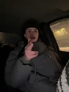 Snapshot of MiraReach chatting on 11.15.25 MiraReach online show from 11.15.25