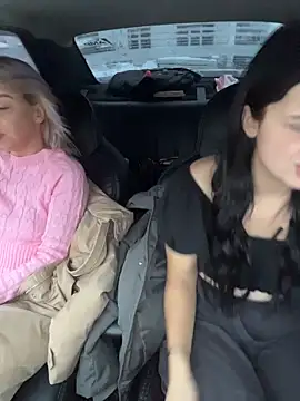 Snapshot of MiraReach chatting on 11.25.25 MiraReach online show from 11.25.25