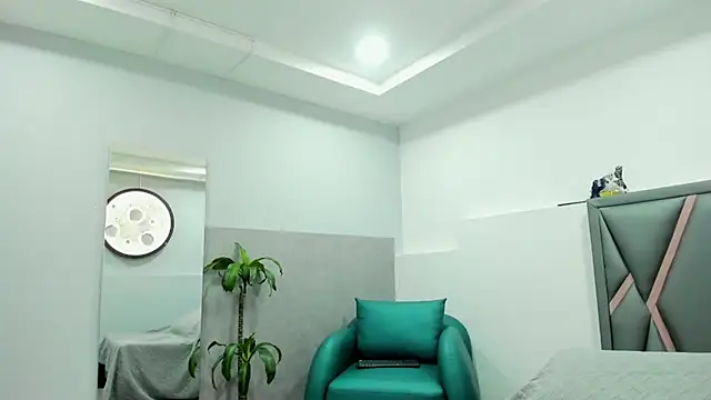 Snapshot of klariz09 chatting on 09.17.25 klariz09 online show from 09.17.25