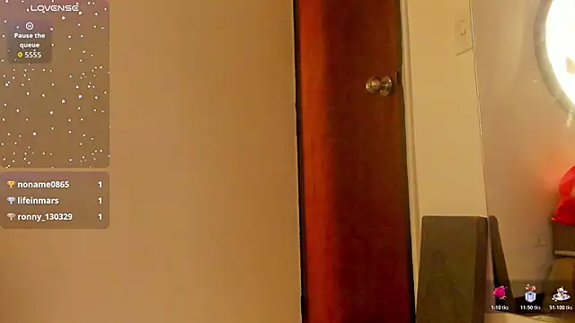 Snapshot of klariz09 chatting on 11.07.25 klariz09 online show from 11.07.25