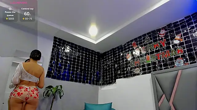 Snapshot of klariz09 chatting on 12.04.25 klariz09 online show from 12.04.25