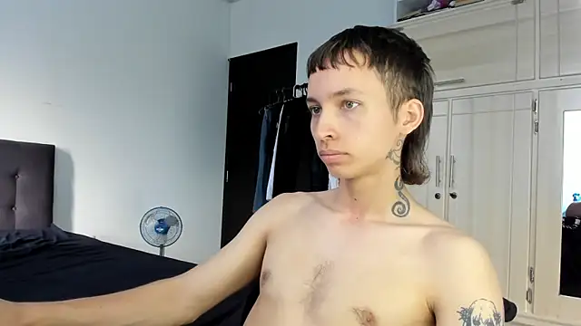 Snapshot of spacehumanz chatting on 01.14.26 spacehumanz online show from 01.14.26