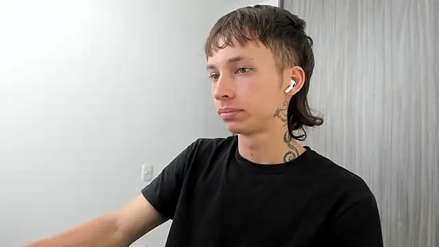 Snapshot of spacehumanz chatting on 03.04.26 spacehumanz online show from 03.04.26