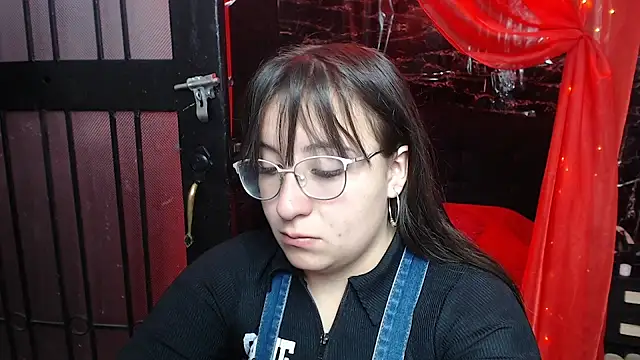 Snapshot of mia_778 chatting on 09.17.25 mia 778 online show from 09.17.25