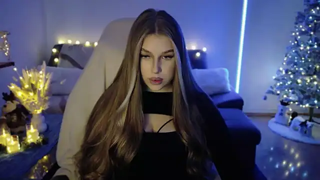 Snapshot of Emma_candyyy chatting on 12.16.25 Emma candyyy online show from 12.16.25