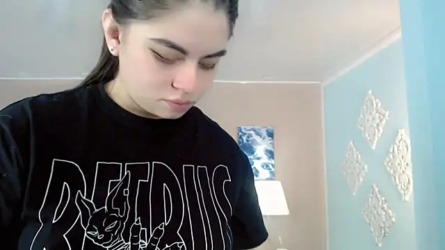 maddissonivanova online show from 10.25.25