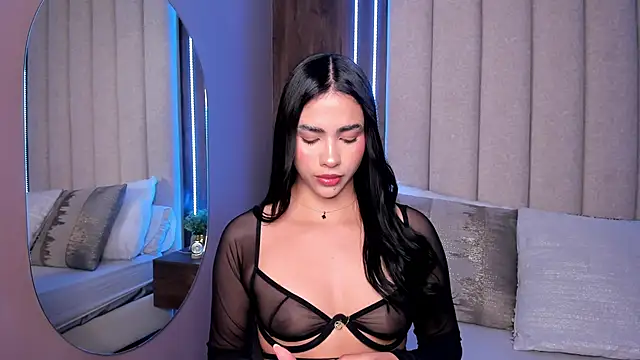 LucySalvatore  online show from 11.27.25