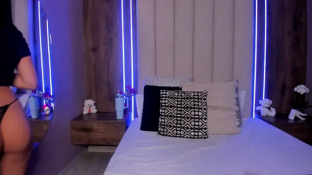 LucySalvatore  online show from 03.21.26