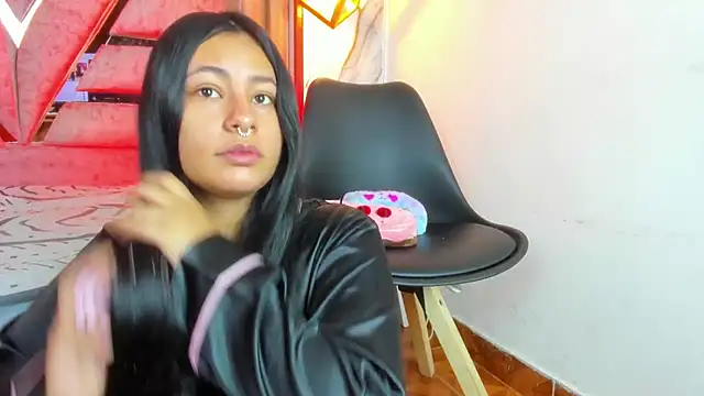 Snapshot of SamaelAndLilitt chatting on 10.17.25 SamaelAndLilitt online show from 10.17.25