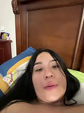 Snapshot of BELLAALEJA chatting on 07.17.26 BELLAALEJA online show from 07.17.26