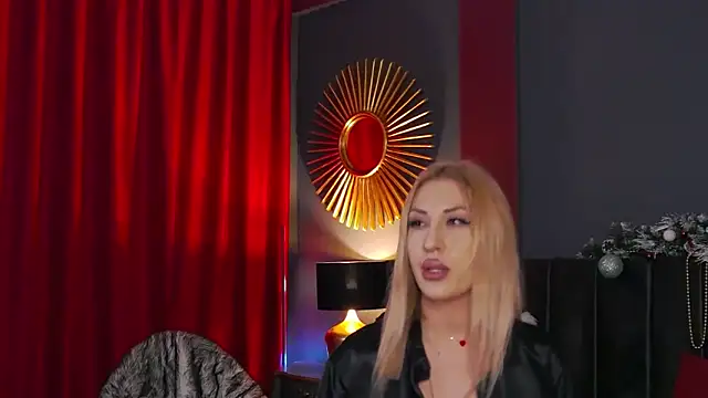 Snapshot of VickiSpice chatting on 12.13.25 VickiSpice online show from 12.13.25