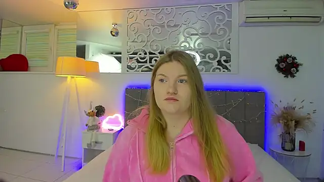 AshleyJoness online show from 12.17.25