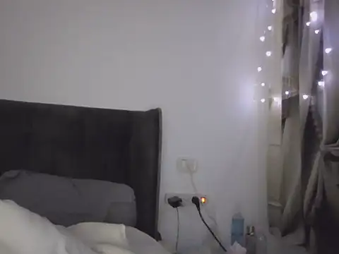 Snapshot of maayanlevi@xh chatting on 03.02.26 maayanlevixh online show from 03.02.26