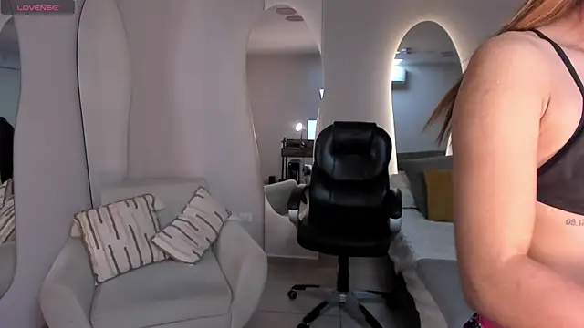 Snapshot of IbizaJacobs chatting on 09.16.25 IbizaJacobs online show from 09.16.25