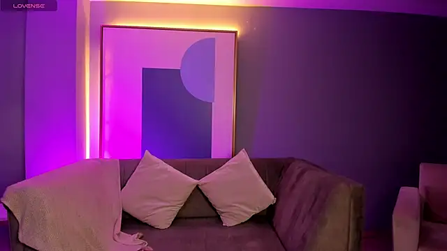 Snapshot of IbizaJacobs chatting on 10.31.25 IbizaJacobs online show from 10.31.25