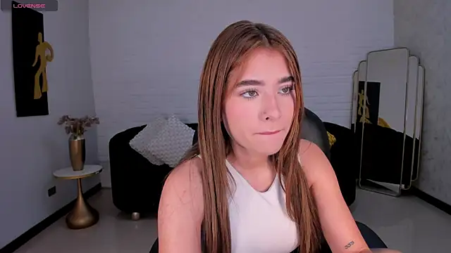 Snapshot of IbizaJacobs chatting on 12.17.25 IbizaJacobs online show from 12.17.25