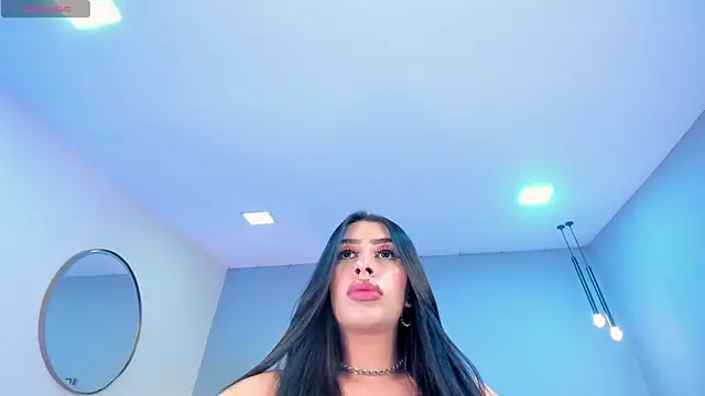 LeahLombardi  online show from 12.04.25