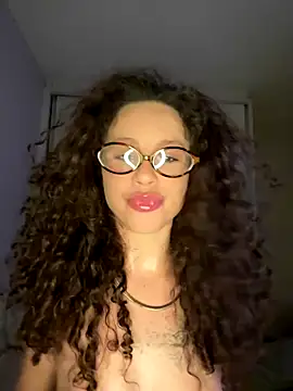 Snapshot of JhenneRouge chatting on 11.06.25 JhenneRouge online show from 11.06.25