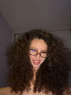 Snapshot of JhenneRouge chatting on 11.07.25 JhenneRouge online show from 11.07.25