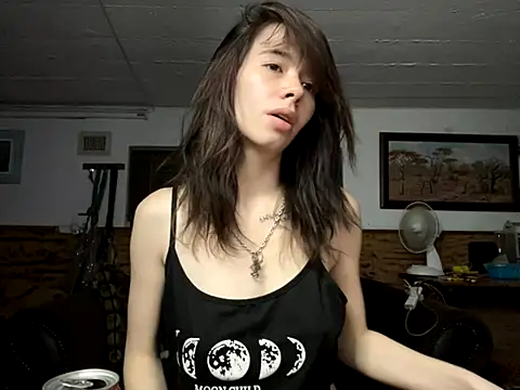 Snapshot of the_holy_t chatting on 10.11.25 the holy t online show from 10.11.25