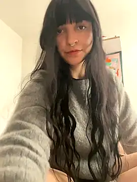 Snapshot of Abril_thompson98 chatting on 10.28.25 Abril thompson98 online show from 10.28.25