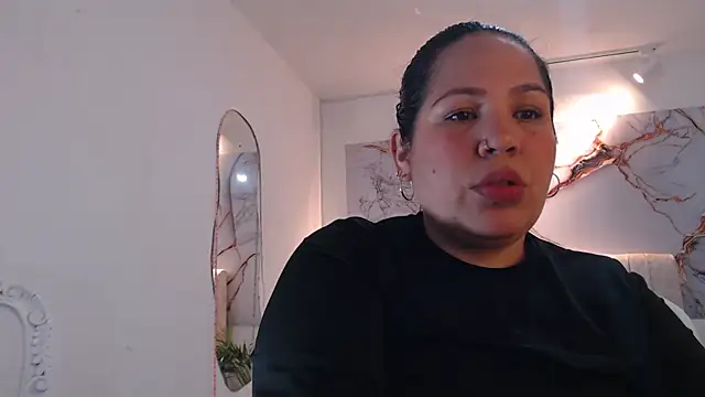 Snapshot of Ashley_Grahaam chatting on 10.04.25 Ashley Grahaam online show from 10.04.25