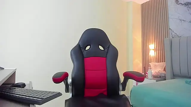 AURORAMARTIN2 online show from 11.05.25