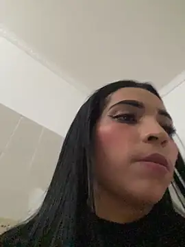 Snapshot of Rosa_25x chatting on 05.27.26 Rosa 25x online show from 05.27.26