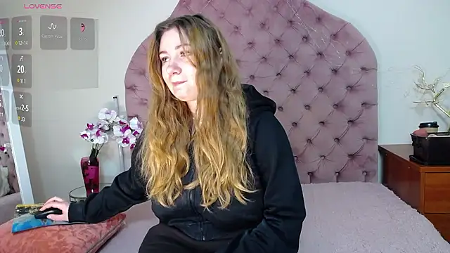 Snapshot of _Agata_ chatting on 01.18.26 Agata online show from 01.18.26