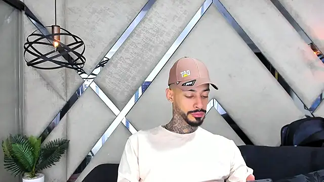 VinzenzRizzo online show from 10.22.25