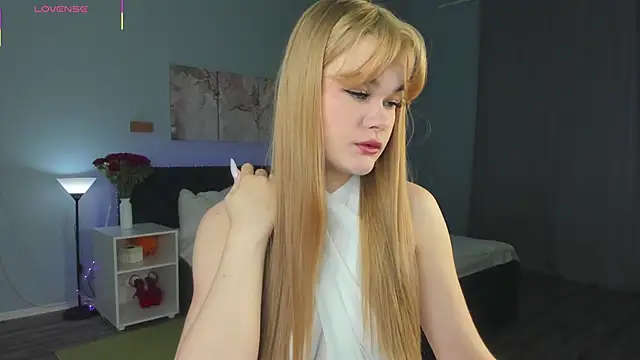 ShyEmma  online show from 11.24.25