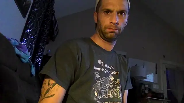 Snapshot of dik4cache chatting on 09.15.25 dik4cache online show from 09.15.25