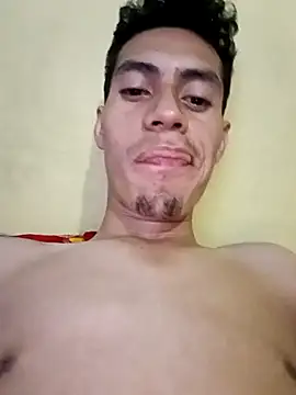 Snapshot of elbbxxx1999 chatting on 10.31.25 elbbxxx1999 online show from 10.31.25