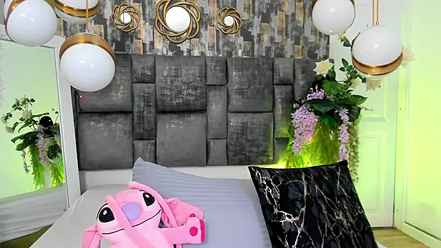 Snapshot of PatyLawrence chatting on 02.05.26 PatyLawrence online show from 02.05.26