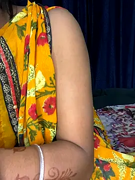 Snapshot of SEXY-SIMI-BHABI chatting on 10.15.25 SEXY-SIMI-BHABI online show from 10.15.25