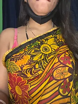 Snapshot of SEXY-SIMI-BHABI chatting on 10.18.25 SEXY-SIMI-BHABI online show from 10.18.25