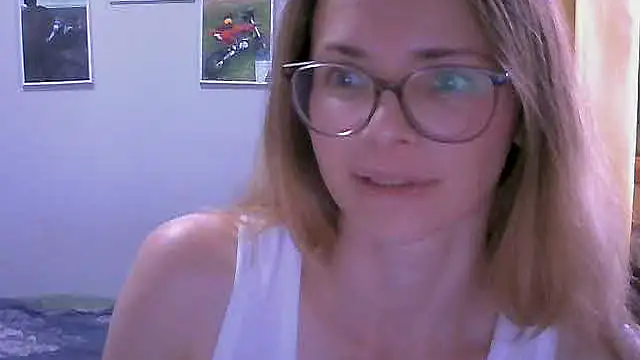 Snapshot of SEA_Dream chatting on 09.12.25 SEA Dream online show from 09.12.25