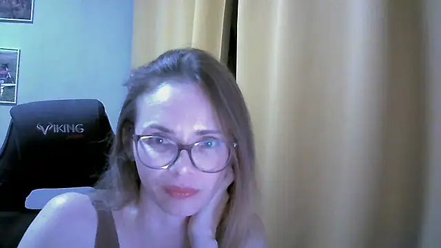 Snapshot of SEA_Dream chatting on 10.11.25 SEA Dream online show from 10.11.25