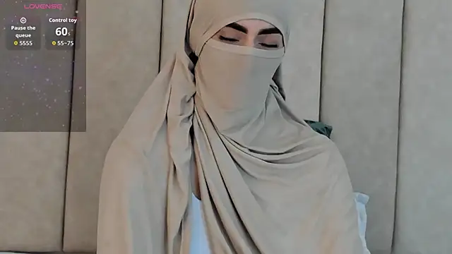  Zahiira  online show from 11.29.25