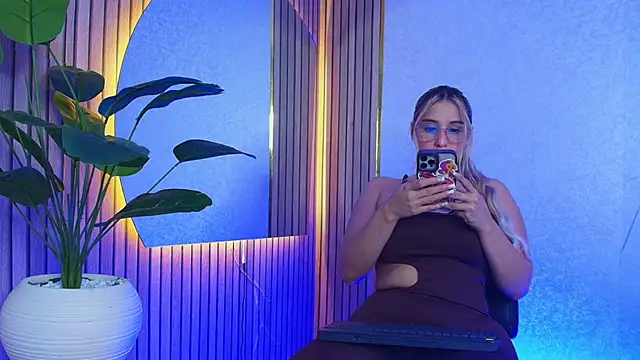 Sophie Janner online show from 06.06.26