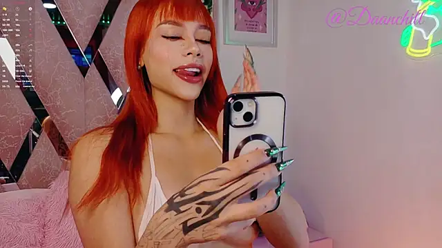 Snapshot of ScarlettRusso1 chatting on 09.28.25 ScarlettRusso1 online show from 09.28.25