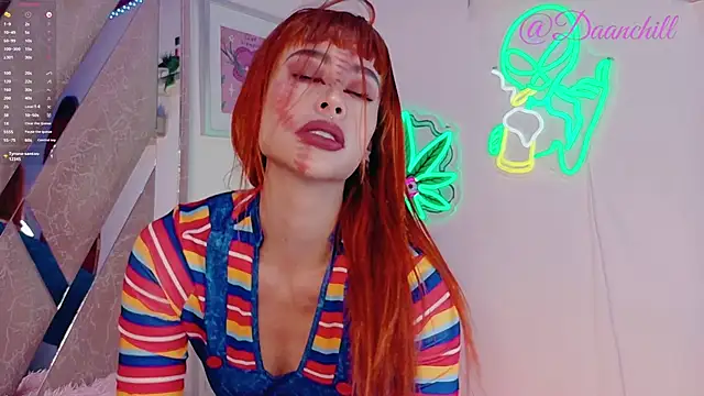 Snapshot of ScarlettRusso1 chatting on 10.31.25 ScarlettRusso1 online show from 10.31.25