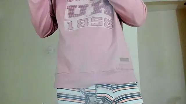 Snapshot of HELLSTAR chatting on 11.04.25 HELLSTAR online show from 11.04.25